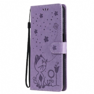 Capa Flip Para Samsung Galaxy M12 / A12 De Cordão Gato E Abelha Com Cordão